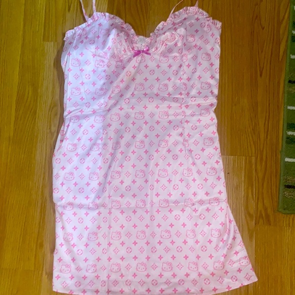 Ouchhh Hello kitty silk pjs - Picture 3 of 4